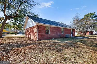 139 Sheila Drive, Hinesville, GA 31313 - Photo 6