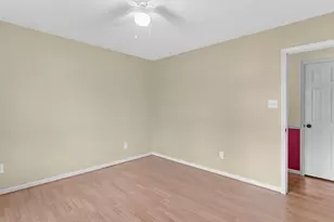 329 Pine St, Barnesville, GA 30204 - Photo 34