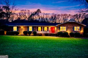 329 Pine St, Barnesville, GA 30204 - Photo 1