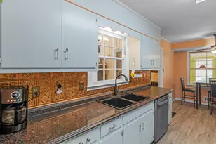 329 Pine St, Barnesville, GA 30204 - Photo 14