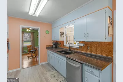 329 Pine Street, Barnesville, GA 30204 - Photo 16