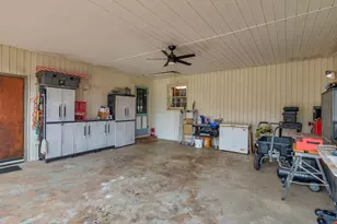 329 Pine St, Barnesville, GA 30204 - Photo 52