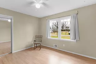 329 Pine St, Barnesville, GA 30204 - Photo 34