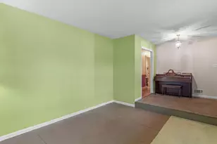 329 Pine St, Barnesville, GA 30204 - Photo 12