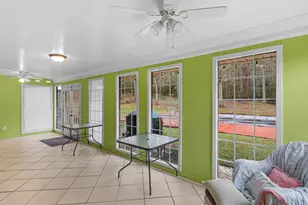 329 Pine St, Barnesville, GA 30204 - Photo 22