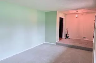 329 Pine St, Barnesville, GA 30204 - Photo 10