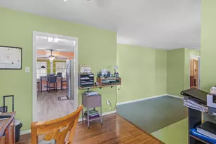 329 Pine St, Barnesville, GA 30204 - Photo 16