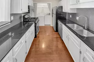 1602 Gettysburg Pl, Sandy Springs, GA 30350 - Photo 2