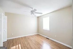 1940 Barrington Dr, Dublin, GA 31021 - Photo 8