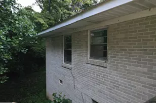 452 Sunset Cir, Forsyth, GA 31029 - Photo 2