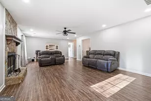 264 Aspen Lake Dr W, Newnan, GA 30263 - Photo 16