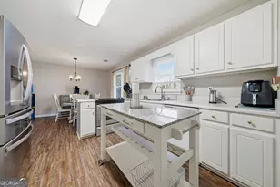 264 Aspen Lake Dr W, Newnan, GA 30263 - Photo 10