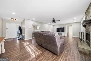 264 Aspen Lake Dr W, Newnan, GA 30263 - Photo 6