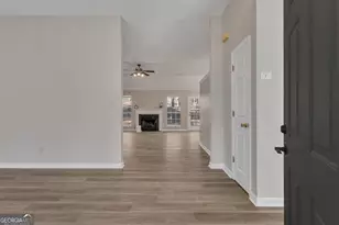115 Park Timbers Dr, Sharpsburg, GA 30277 - Photo 8