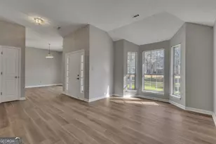 115 Park Timbers Dr, Sharpsburg, GA 30277 - Photo 10