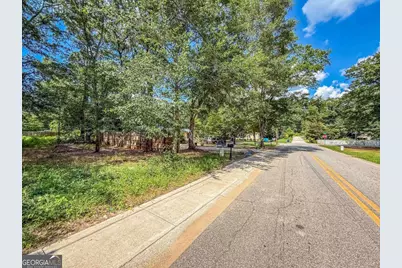 1015 H Davis Street #H, Monroe, GA 30655 - Photo 8