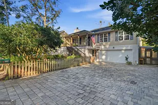 614 Palmetto St, Saint Simons, GA 31522 - Photo 2