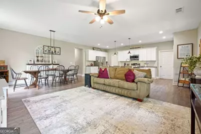 120 E Killian Street, Canton, GA 30114 - Photo 4