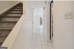 2518 Bradford Square NE, Atlanta, GA 30345 - Photo 8