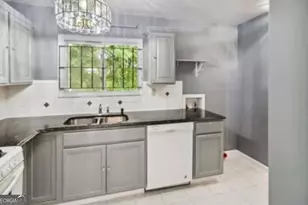 2518 Bradford Square NE, Atlanta, GA 30345 - Photo 4