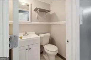 2518 Bradford Square NE, Atlanta, GA 30345 - Photo 32