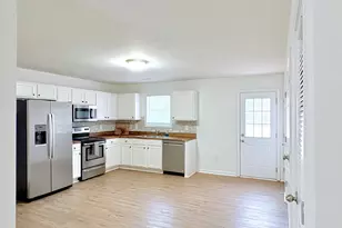 1360 Hill St, Comer, GA 30629 - Photo 2