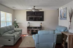 125 Sampson Ct, Covington, GA 30016 - Photo 2