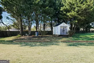 970 James Ridge Dr, Lawrenceville, GA 30045 - Photo 2