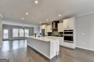 2083 Holtz Ln NW, Atlanta, GA 30318 - Photo 10