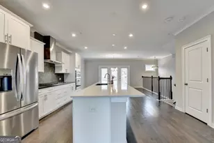 2083 Holtz Ln NW, Atlanta, GA 30318 - Photo 18