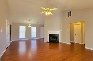 5609 Eagles Feather Ln, Riverdale, GA 30274 - Photo 4