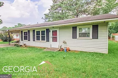 210 Crescent Drive, Warner Robins, GA 31093 - Photo 1