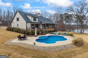 300 Black Pt Dr, Hartwell, GA 30643 - Photo 2