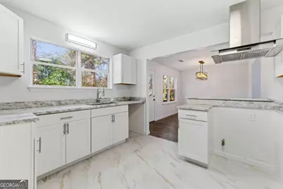 922 Fox Valley Court, Stone Mountain, GA 30088 - Photo 8