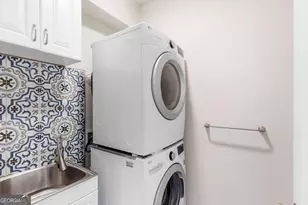 4325 Parkside Pl, Atlanta, GA 30342 - Photo 30