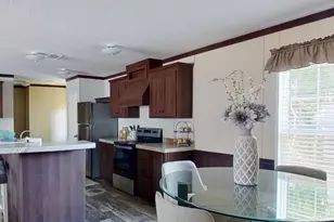 230 Vaughn Cir, Griffin, GA 30223 - Photo 2