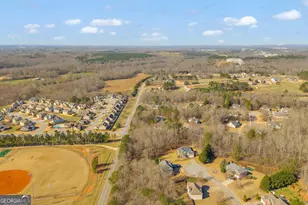 139 Silverstone Cir, Jefferson, GA 30549 - Photo 12