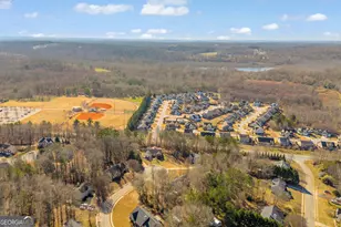 139 Silverstone Cir, Jefferson, GA 30549 - Photo 4