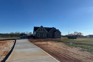 54 Melville Brown Rd, Williamson, GA 30292 - Photo 1