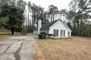 1253 Grindenwald Dr, Jonesboro, GA 30238 - Photo 2