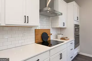 4365 Buttonwood Ln, Lilburn, GA 30047 - Photo 16