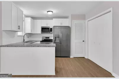 3033 Parkside Court, Snellville, GA 30078 - Photo 4