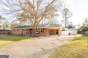 222 Edgewood Dr, Blackshear, GA 31516 - Photo 2