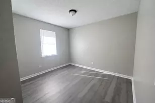 271 E Wright St, Winder, GA 30680 - Photo 8