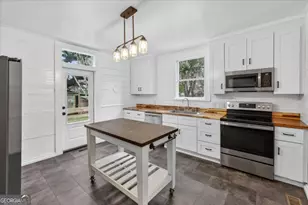 1401 Wayne, Darien, GA 31305 - Photo 18