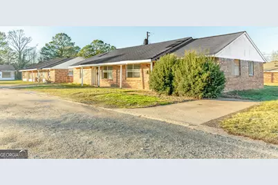 655 N Washington Avenue, Talbotton, GA 31827 - Photo 1