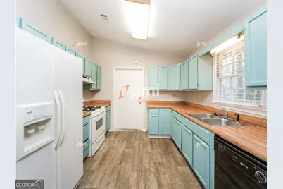 667 Rae Drive, Lawrenceville, GA 30044 - Photo 2