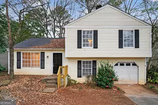 4616 Garden Hills Dr, Stone Mountain, GA 30083 - Photo 2