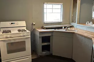 264 Lakeview Dr, Locust Grove, GA 30248 - Photo 2