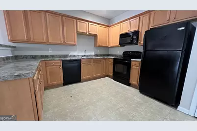 8570 Oakley Circle # 2, Union City, GA 30291 - Photo 6